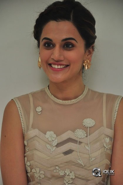 Taapsee-At-Anando-Brahma-Movie-Trailer-Launch